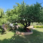 Апартаменты Mimosa Garden 1 Гоувия