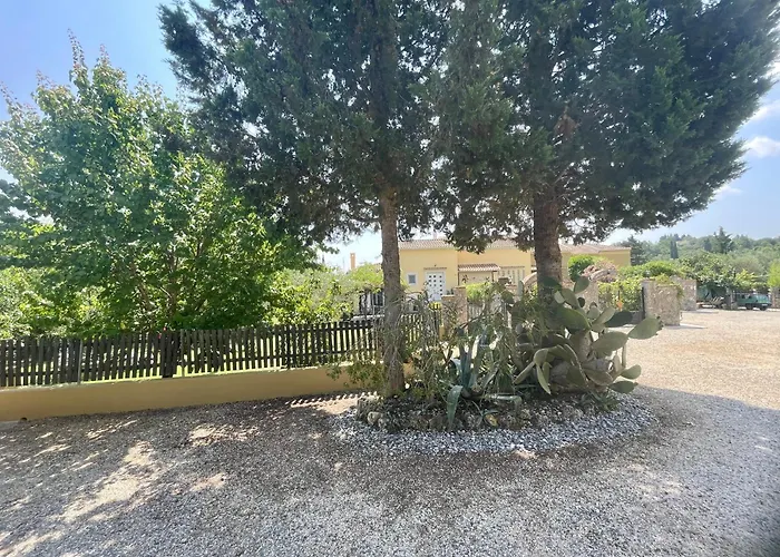 Mimosa Garden 1 Apartment *