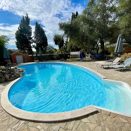 Apartmán Mimosa Garden 1